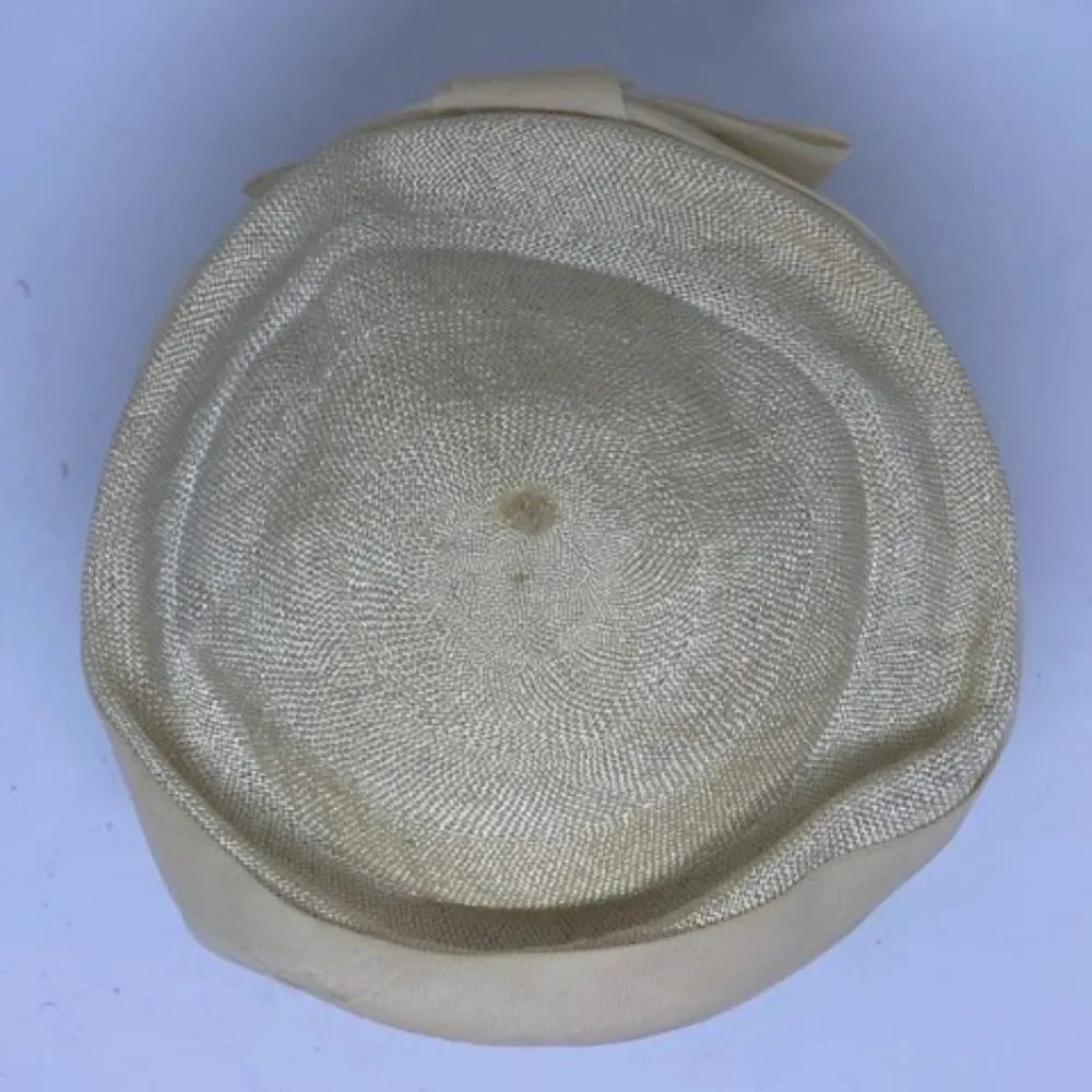 Vintage Exclusive Flo-Denis Cream Hat - Picture 5 of 9